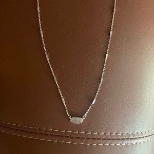 KENDRA SCOTT SILVER NECKLACE-Good condition